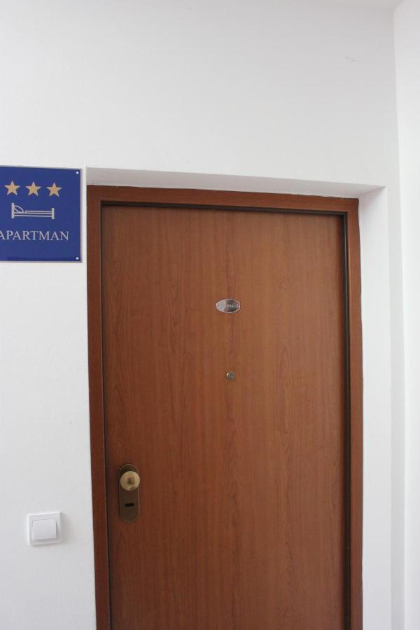 Toni Daire Omiš Dış mekan fotoğraf
